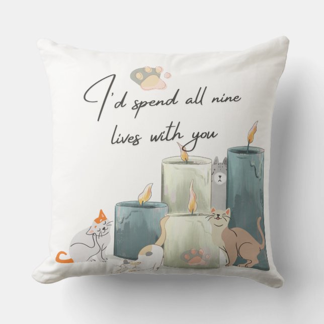 "Romantic Cat-Themed Decorative Pillow Design" Kussen (Voorkant)