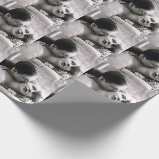 Romantic Couple  Retro Foto Elegant Love Cadeaupapier (Hoek)