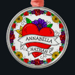 Romantic Couple's Gift | Kunst met Tattoo stijl Metalen Ornament<br><div class="desc">Graffiti- of tattoo-kunst met een hart van de cartoon en rozen en andere bloemen met een gepersonaliseerd paar.</div>