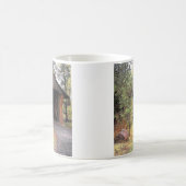 Romantic Covered Bridge in Oregon Koffiemok (Center)