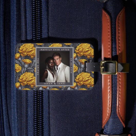 Romantic Custom Carnation Sparkle Mountain Wedding Bagagelabel (Voorkant Insitu 4)