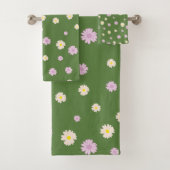 Romantic Daisies Ditsy Floral Pattern Pink Yellow Bad Handdoek (Insitu)