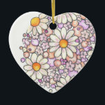 Romantic Daisies Keramisch Ornament<br><div class="desc">Hartvormig sierbloem met roze,  rooster,  perzikbloemen en bessen.  Oorspronkelijke tekening met gekleurde potloden.  De logo en naam van de kunstenaar staan op de achterkant.</div>