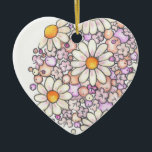 Romantic Daisies Keramisch Ornament<br><div class="desc">Hartvormig sierbloem met roze,  rooster,  perzikbloemen en bessen.  Oorspronkelijke tekening met gekleurde potloden.  De logo en naam van de kunstenaar staan op de achterkant.</div>
