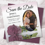 Romantic Dusty Mauve Roos met Oval Foto Weddenscha Save The Date<br><div class="desc">Deze mooie redder de datumkaarten zijn de perfecte manier om je vrienden en familie te laten weten hoe je trouwt. Ze zijn voorzien van een elegant ontwerp met één lange, vaste stof roos of een roze, roze roos dat reflecteert in een zwembad met golven en rimpels met uw foto in...</div>