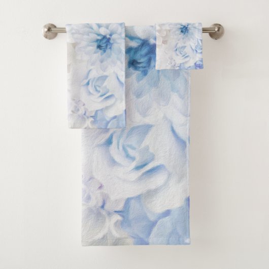 Romantic Elegant Blue Floral Bad Handdoek (Insitu)