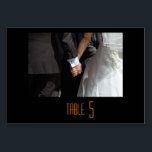 Romantic en Elegant Wedding Couple Holding Hands Kaart<br><div class="desc">Een romantische en elegante trouwtafel kaart,  met een foto van een paar hand in hand. De foto richt zich op de armen en handen van de paren die in liefde met elkaar zijn geklemd,  terwijl ze hun fancy trouwkleding dragen. Zij in haar trouwjurk en hij in zijn pak.</div>