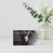 Romantic en Elegant Wedding Couple Holding Hands Visitekaartje (Staand voorkant)