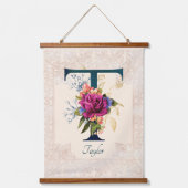 Romantic Floral Monogram Letter T Hangend Wandkleed (Voorkant)