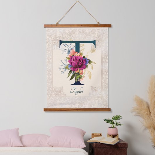 Romantic Floral Monogram Letter T Hangend Wandkleed (Slaapkamer)
