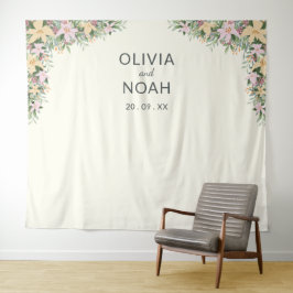 Romantic floral wedding wandkleed