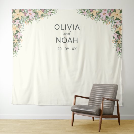 Romantic floral wedding wandkleed (In Situ (horizontaal))