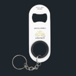 Romantic Flourish Monogram Gold Wedding Mini Flessenopener<br><div class="desc">Deze prachtige Romantische met een Vlaamse Calligrafie Wedding Champagne Faux Gold Sleutelhanger Bottle Opener is eenvoudig en veelzijdig. Deze flessenopeners hebben een elegant faux gouddesign, met de namen van het paar, een monogram, en een korte, bewerkbare dankjewel op de rug. Pas het ontwerp aan om een unieke huwelijksgunst te creëer...</div>
