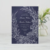 Romantic Flower Wreath Navy Wedding Invitation Kaart (Staand voorkant)