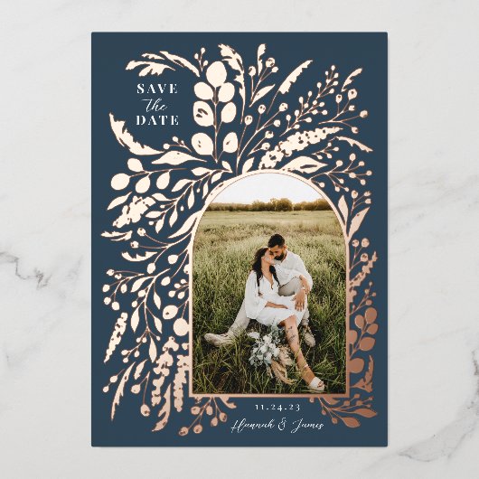 Romantic Foto van Floral Arch | Datum opslaan Folie Uitnodiging (Voorkant)