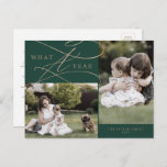 Romantic Gold Green - Foto's van 2 jaar Feestdagenkaart<br><div class="desc">Dit romantische goudgroen, het briefkaart voor een fotovakantie met een jaar 2, is de perfecte eenvoudige feestelijke groet. Het moderne klassieke ontwerp is voorzien van fancy draden en grillen met prachtige elegante handgeschreven faux champagne Gold folie-typografie. Pas uw briefkaart aan met 2 foto's, uw familienaam, voornamen en jaar. Neem een...</div>