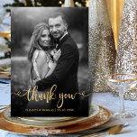 Romantic Gold Script 2 Black White Photo Wedding Bedankkaart<br><div class="desc">Elegant Chic Romantic Gold Calligraphy Script 2 Black White Photo Custom Wedding Hartelijk dank. Stuur bedankt naar je vrienden en familie omdat je een deel van je speciale dag bent met deze persoonlijke persoonlijke persoonlijke dankwakte. Het is uitgerust met een elegant en stijlvol vormig vormig ontwerp voor tekstoverlay van het...</div>
