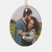 Romantic Heart Frame Custom Couple Photo Keramisch Ornament (Rechts)