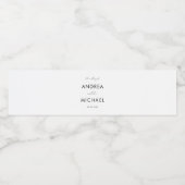 Romantic Heart Script Minimalist White Wedding Waterfles Etiket (Enkel label)