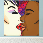 Romantic Kiss | Interraciale Romance Canvas Afdruk (Insitu (Houten vloer))