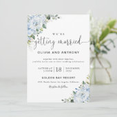 Romantic Light Blue Floral Wedding Invitation Kaart (Staand voorkant)