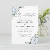 Romantic Light Blue Floral Wedding Invitation Kaart (Staand voorkant)