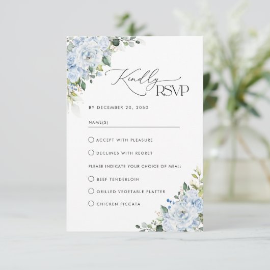 Romantic Light Blue Floral Wedding RSVP Card (Staand voorkant)