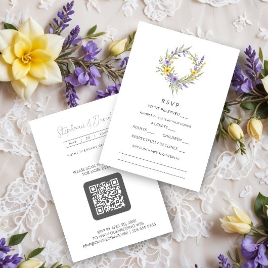 Romantic Minimal Wedding Yellow & Lavender Wreath RSVP Kaartje