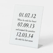 Romantic Moments Personalized Dates Custom Wedding Reclamebord Met Voetstuk (Voorkant)