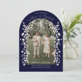 Romantic Navy Blue Floral Arch Save the Date Kaart (Staand voorkant)