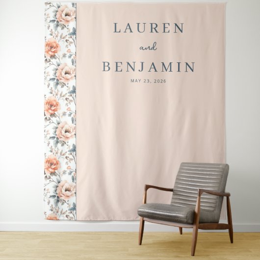 Romantic Peach Floral Wandkleed (In situ)