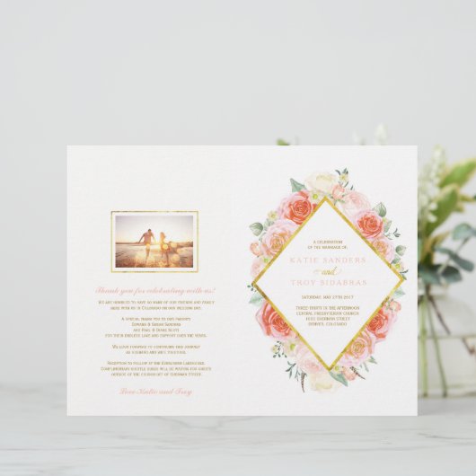 Romantic Pink and Coral Rozen Wedding Programs (Staand voorkant)