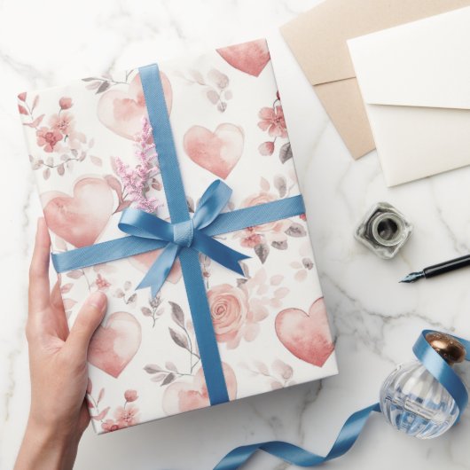 Romantic Pink Hearts Roses Floral Bridal Shower Cadeaupapier (Geschenken)