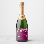 Romantic Pink Petals Custom Champagne Label Sparkling Wijnetiket (Voorkant)