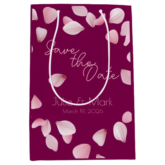 Romantic Pink Petals Save the Date Wedding Medium Cadeauzakje (Voorkant)