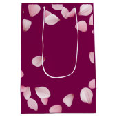 Romantic Pink Petals Save the Date Wedding Medium Cadeauzakje (Achterkant)