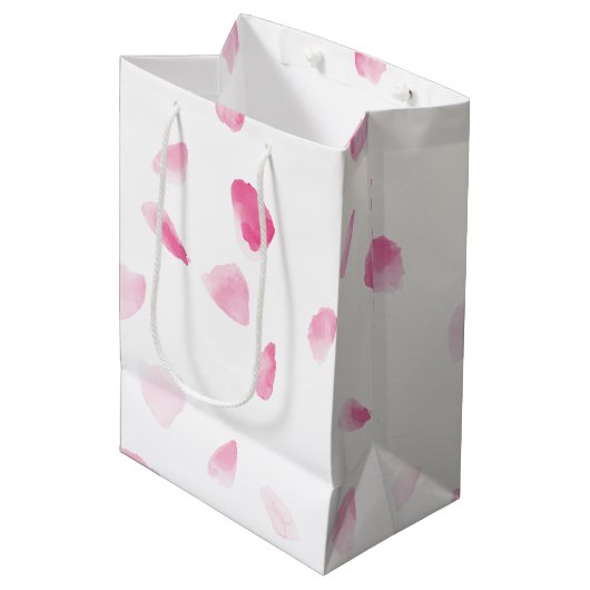 Romantic Pink Rose Petals Floral Bridal Shower Medium Cadeauzakje (Voorkant Gekanteld)