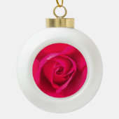 Romantic Red Pink Rose v2 Keramische Bal Ornament (Voorkant)