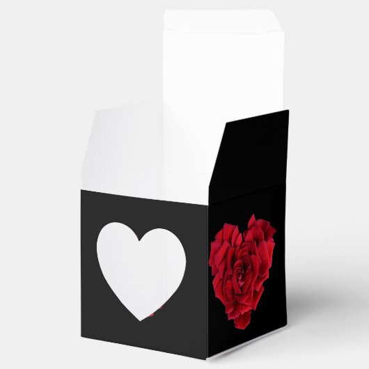 Romantic Red Rose Heart on Black Bedankdoosjes (Geopend)