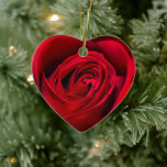 Romantic Red Rose in volle bloei Keramisch Ornament<br><div class="desc">Romantic Red Rose in volle bloei</div>