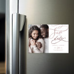 Romantic Roos Gold Calligrafie Foto Save the Date Magnetische Uitnodiging<br><div class="desc">Deze romantische roos goudkalligrafieffoto,  behalve de date magnetische uitnodiging,  is perfect voor een eenvoudige bruiloft. Het moderne klassieke ontwerp is voorzien van fancy draden en grillen met prachtige elegante handgeschreven faux roos Gold folie typografie.</div>