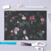 Romantic roze bloemen op donkere achtergrond tissuepapier (Craft)