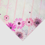 Romantic roze lentevloeren op diagonale strepen tissuepapier (Detail)