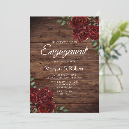 Romantic Rustic Red Rose Engagement Party nodigt u Kaart (Staand voorkant)