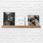 Romantic Script Custom Text Weduwfoto Gallery Fotoplankje<br><div class="desc">Het afbeelding van de galerij van de bruidfoto van de douane voor uw galerijmuur,  die twee foto's van keus en douanetekst voor het derde plaquette - casual manuscriptdoopvont voor een tekst van uw keus evenals de namen van het paar en trouwdatum bevat.</div>