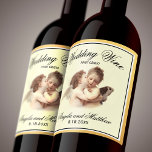 Romantic Vintage Wedding Wine First Kiss Wijn Etiket<br><div class="desc">Een mooie romantische keuze, deze , geïnspireerde trouwwijn-etikettering heeft een handgetinte aanpassing van de alom geliefde 1890 William Bouguereau Painting "L'Amour et Psyché, enfants (vertaald: Cupid and Psyche as Children, 1890), die vaker "The First Kiss" wordt genoemd. Op het etiket zijn de wijnselectie, de namen van de Bride en de...</div>