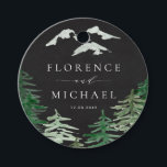Romantic Waterverf Woodland Chalkboard Wedding Bedankjes Labels<br><div class="desc">Houtland bruiloft begunstigt label met groene waterverf en bergen op een faux-achtergrond. Deze waterverf is perfect voor buitenlanders,  bosgebieden en bosgebieden. Personaliseer door namen en datum toe te voegen.</div>