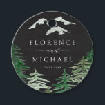 Romantic Waterverf Woodland Chalkboard Wedding Bedankjes Labels<br><div class="desc">Houtland bruiloft begunstigt label met groene waterverf en bergen op een faux-achtergrond. Deze waterverf is perfect voor buitenlanders,  bosgebieden en bosgebieden. Personaliseer door namen en datum toe te voegen.</div>
