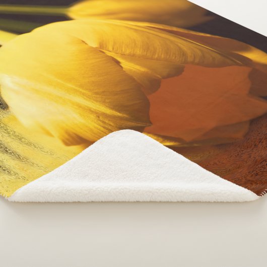 Romantic Yellow Tulip Sherpa Deken (3/4)