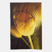 Romantic Yellow Tulip Theedoek (Verticaal)
